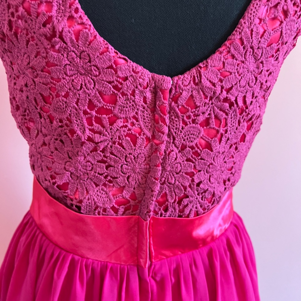 Dress - Picture 3 of 9